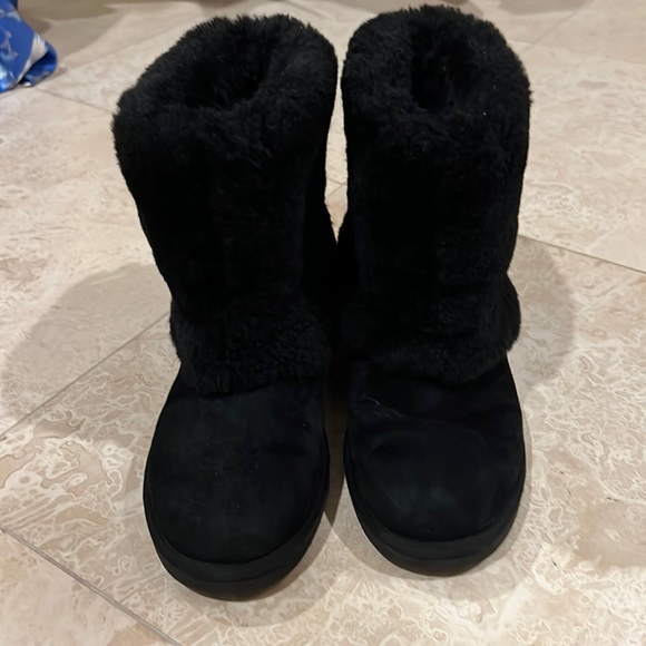UGG Patten Sherpa Black on Black Boots - Picture 3 of 13